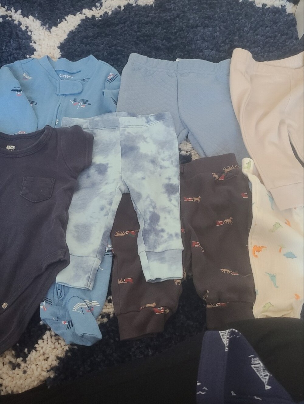 Bundle of 7 Clothing Items (0-3 Months), EUC